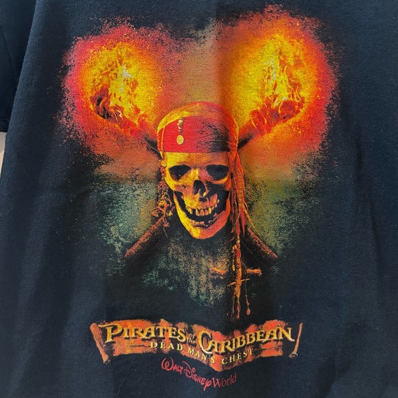 Vintage Disney Pirates Of The Caribbean Tee Kids Size XS - Picture 2 of 4